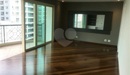 Apartamento à venda ou para alugar com 2 suítes em Moema, São Paulo, SP