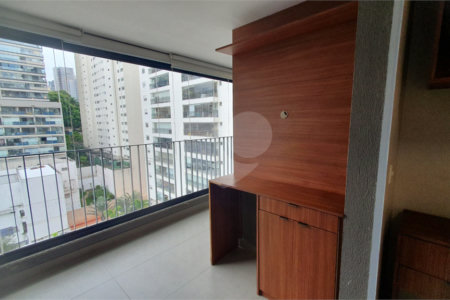 Apartamento à venda com 3 quartos, sendo 1 suíte,  em Pinheiros, São Paulo, SP