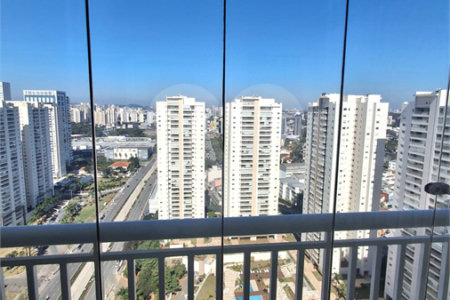 Apartamento à venda com 3 quartos, sendo 1 suíte, no Centro, São Bernardo do Campo, SP