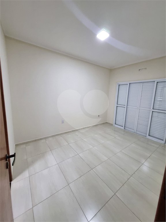 Casa à venda com 3 quartos, sendo 1 suíte, no condomínio Horto Florestal Villagio, Sorocaba - SP