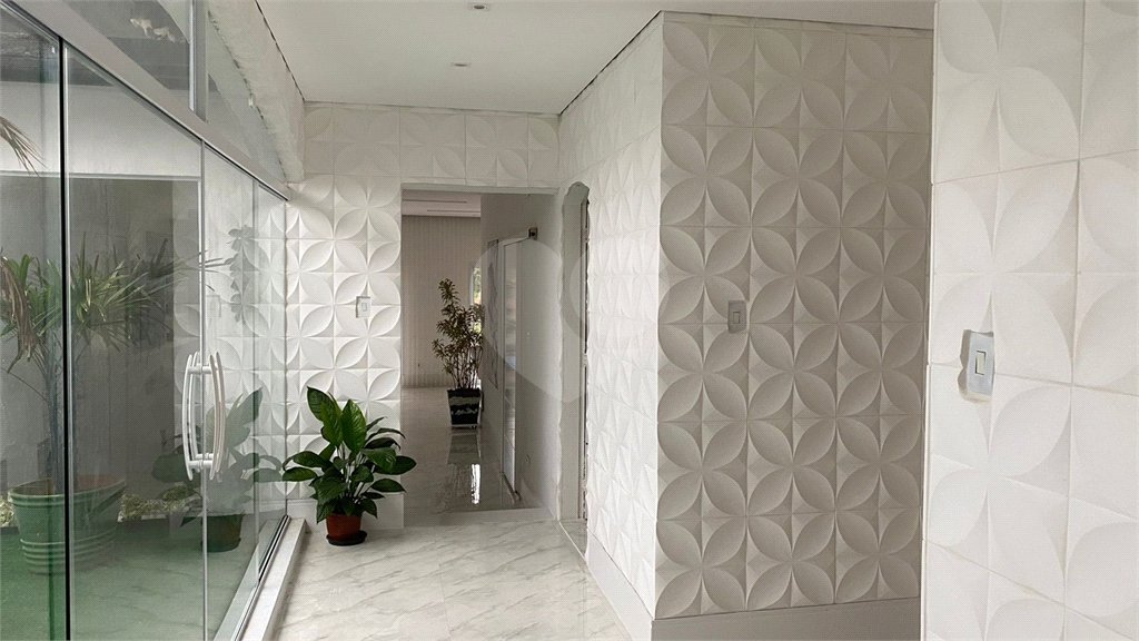 Casa Térrea à venda com 4 quartos, sendo 1 suíte,  em Horto, São Paulo, SP
