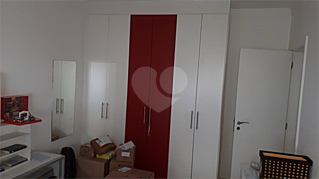 Casa à venda com 4 quartos, sendo 2 suítes, no condomínio Cond Residencial Villagio da Serra, São Paulo - SP