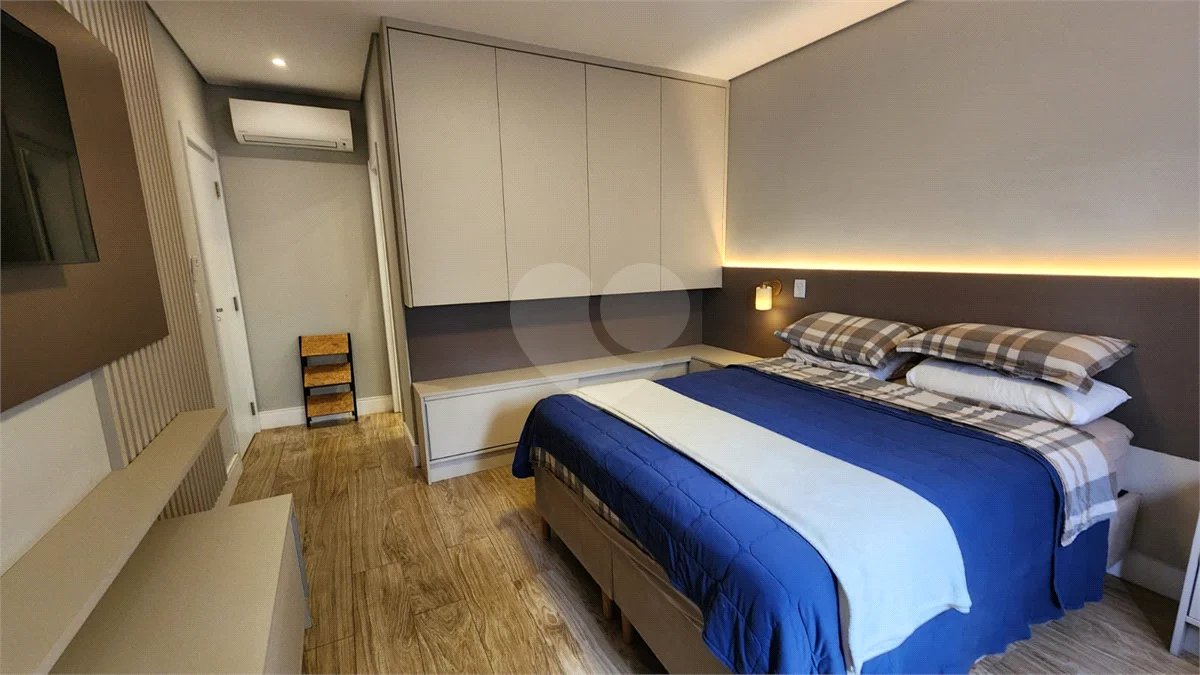 Casa à venda com 3 suítes no condomínio Via Castelli, Louveira - SP