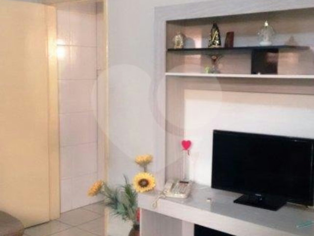 Casa à venda com 2 quartos, sendo 1 suíte,  em Vila Constança, São Paulo, SP