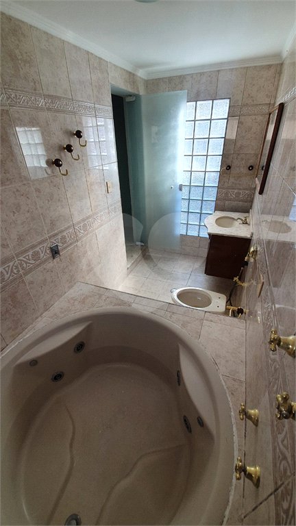 Sobrado à venda com 3 quartos, sendo 1 suíte,  em Horto, São Paulo, SP