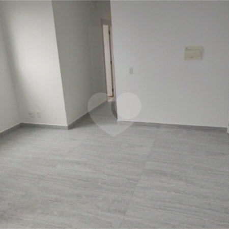 Apartamento à venda com 2 quartos em Guaiaúna, São Paulo, SP