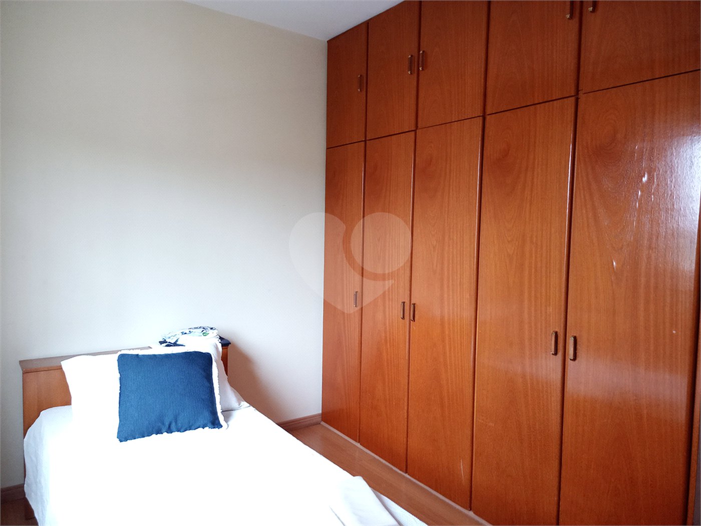 Sobrado à venda com 4 quartos em Horto, São Paulo, SP