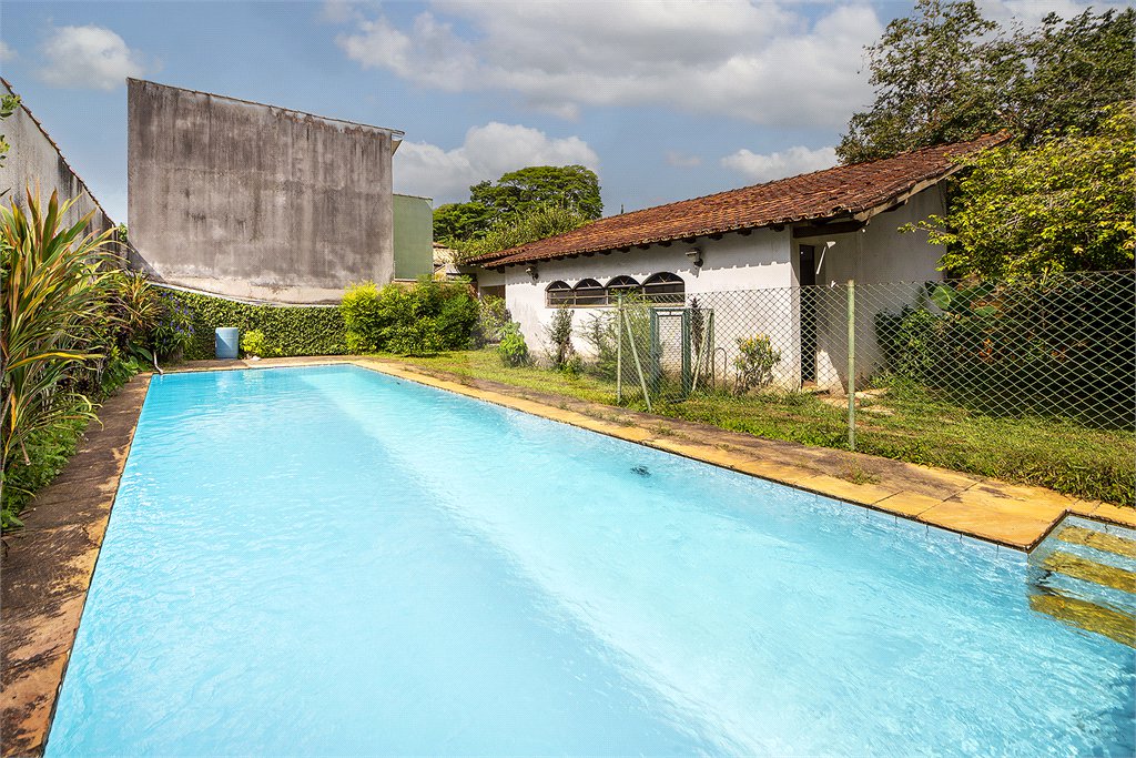 Sobrado à venda com 4 quartos, sendo 3 suítes, em Alto da Boa Vista, São Paulo, SP