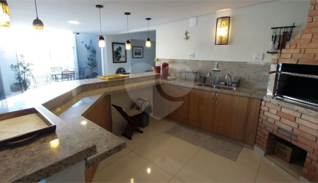 Cobertura à venda com 4 quartos, sendo 2 suítes,  em Vila Embaré, Valinhos, SP
