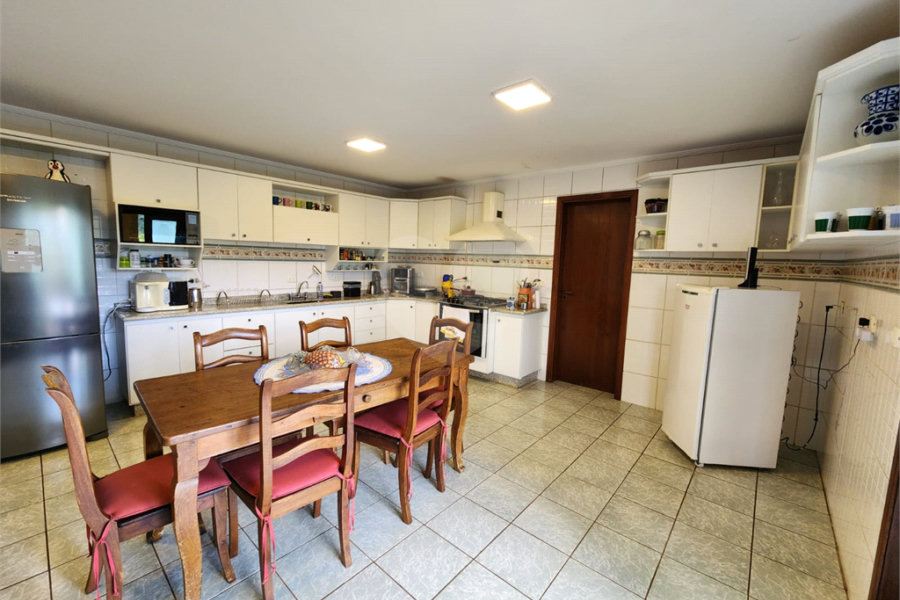 Casa à venda com 5 suítes no condomínio Suíça da Cantareira, Mairiporã - SP