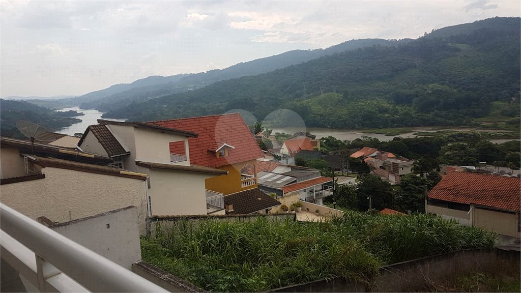 Casa à venda com 5 quartos, sendo 3 suítes,  em Serra da Cantareira, Mairiporã, SP