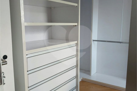 Apartamento à venda com 3 quartos, sendo 2 suítes,  em Cidade São Francisco, São Paulo, SP