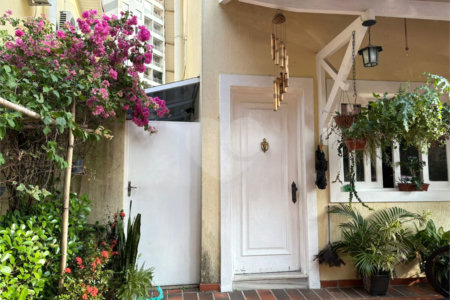 Casa à venda com 3 quartos, sendo 1 suíte, no condomínio Villagio Vicino, São Paulo - SP