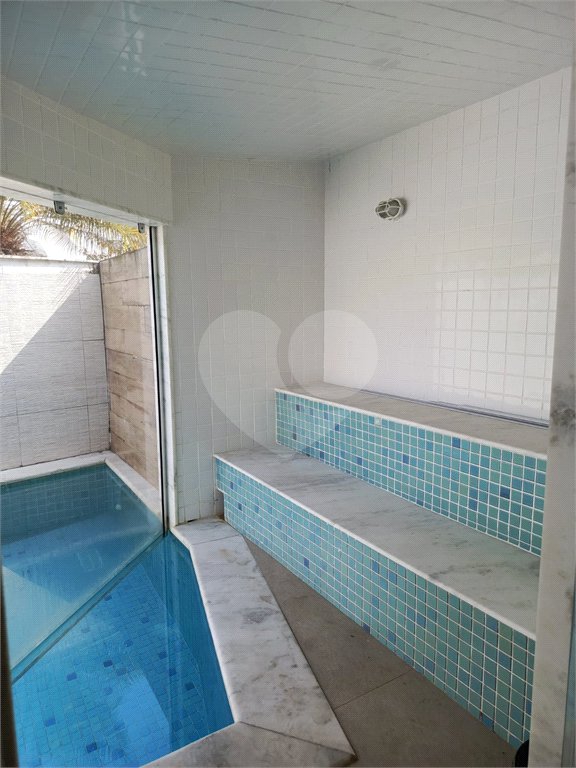 Casa à venda com 4 quartos, sendo 1 suíte, no condomínio Atlantico Sul, Rio de Janeiro - RJ