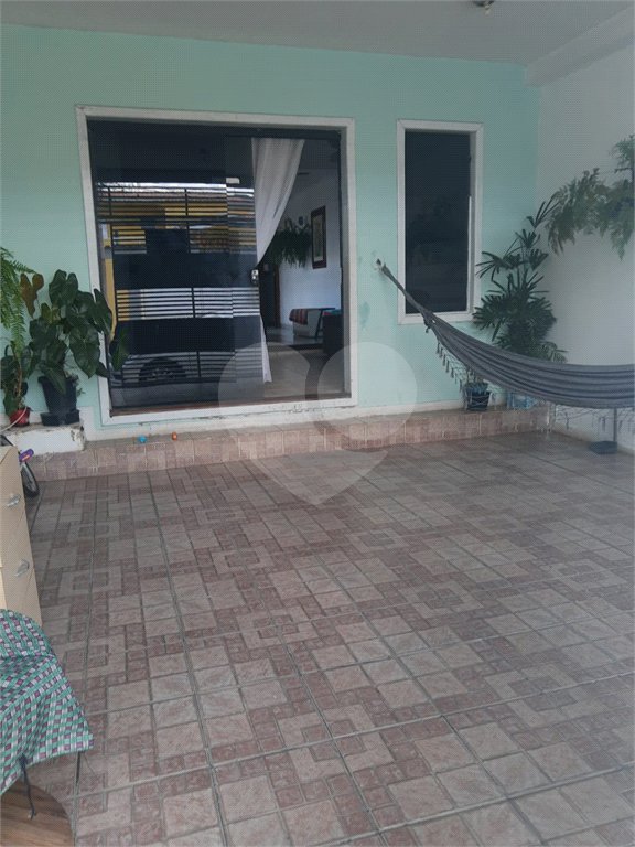 Sobrado à venda com 3 quartos, sendo 2 suítes,  em Jardim Marica, Mogi das Cruzes, SP