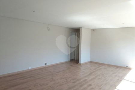 Apartamento à venda com 3 quartos, sendo 1 suíte, em Jardim Paulista, São Paulo, SP