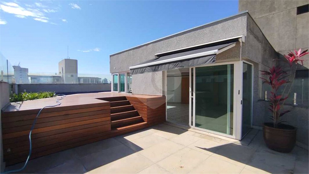 Duplex para alugar com 3 suítes em Real Parque, São Paulo, SP