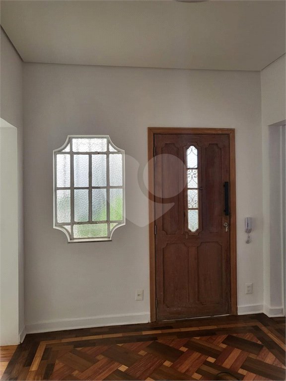 Sobrado à venda ou para alugar com 3 quartos, sendo 1 suíte, em Água Branca, São Paulo, SP