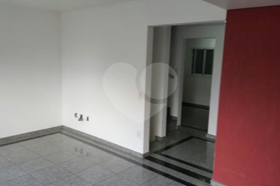Casa à venda com 3 quartos, sendo 1 suíte, em Vila São Francisco, São Paulo, SP