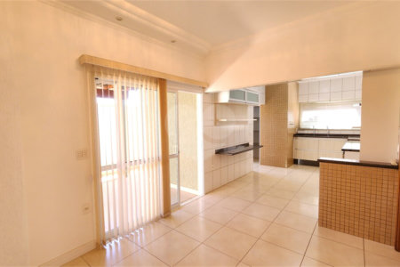 Casa à venda com 3 quartos, sendo 1 suíte, no condomínio Veneto, Araraquara - SP