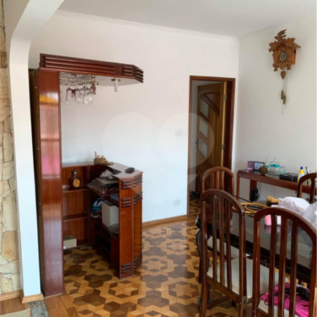 Casa à venda com 4 quartos, sendo 2 suítes,  no Centro, Mairinque, SP