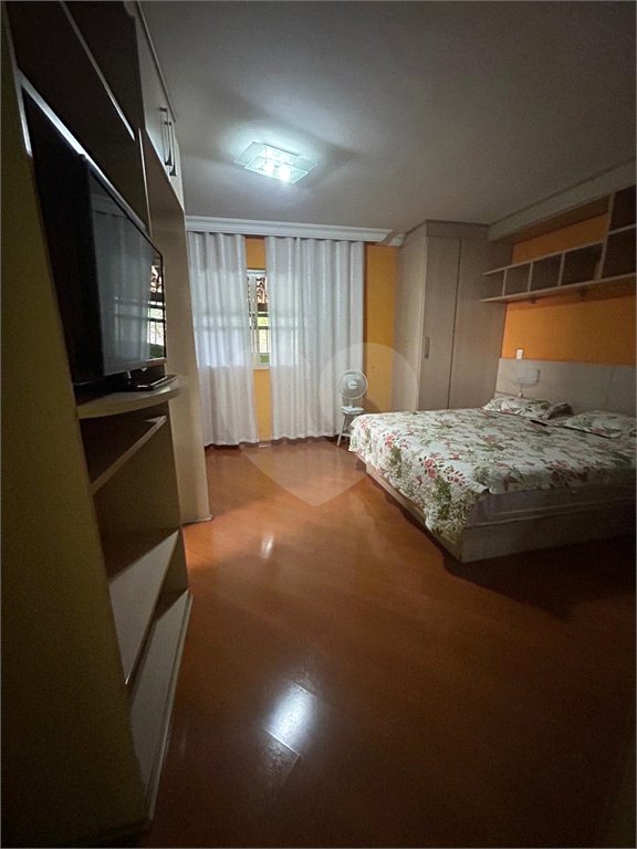 Sobrado à venda com 3 quartos, sendo 1 suíte, em Vila Nova Cachoeirinha, São Paulo, SP