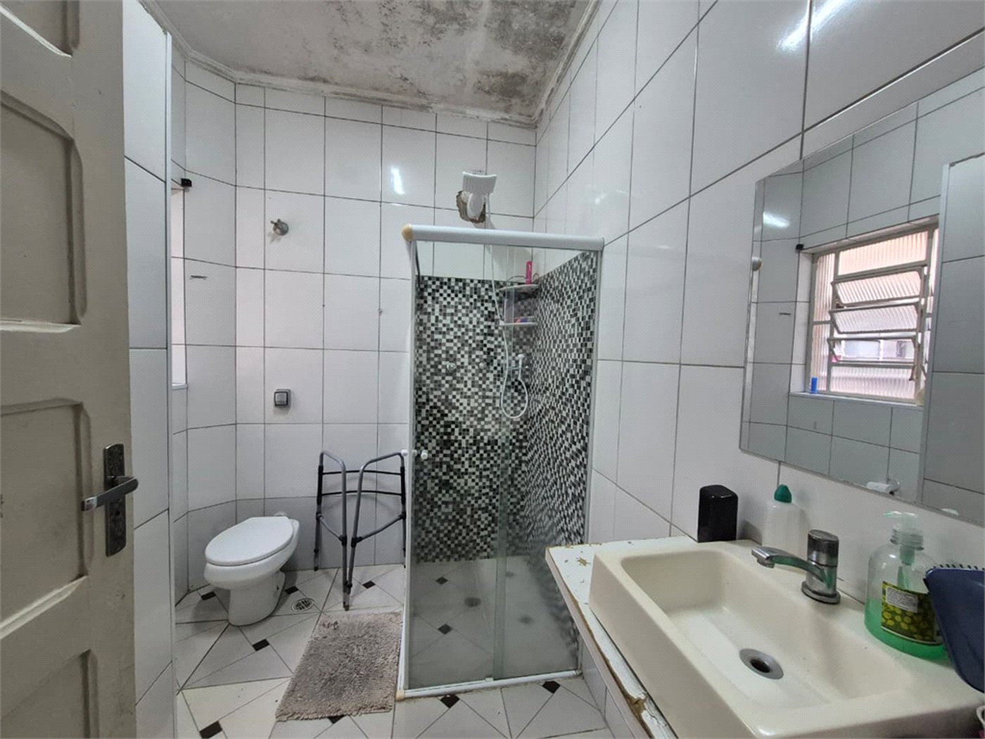 Sobrado à venda com 4 quartos, sendo 2 suítes, em Vila Romana, São Paulo, SP