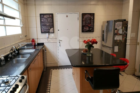 Apartamento à venda com 3 quartos, sendo 1 suíte, em Cerqueira César, São Paulo, SP