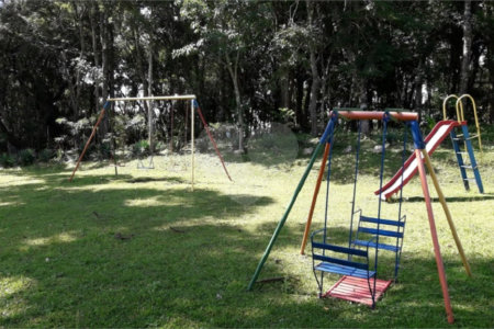 Chácara à venda com 8 quartos, sendo 3 suítes, no Centro, Toledo, MG