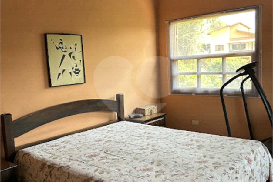 Casa à venda com 3 quartos, sendo 2 suítes, no condomínio Loteamento Haras El Passo, Mairiporã - SP