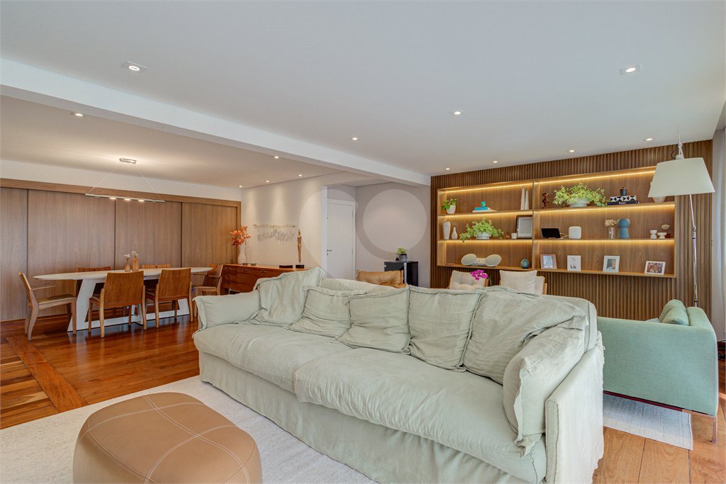 Apartamento à venda com 4 quartos, sendo 1 suíte, em Alto da Boa Vista, São Paulo, SP