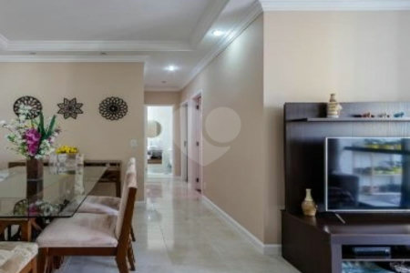 Apartamento à venda com 3 quartos, sendo 1 suíte,  em Jardim Monte Kemel, São Paulo, SP