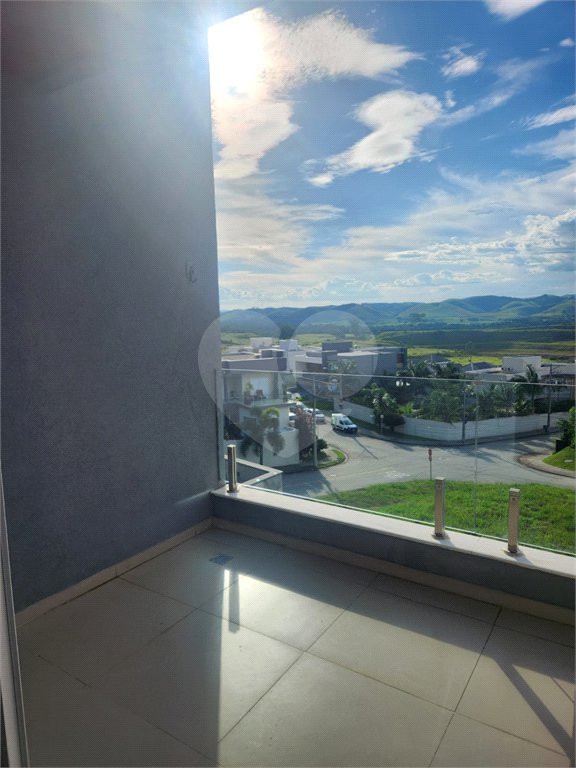 Casa à venda ou para alugar com 4 suítes no condomínio Residencial Jaguary, São José dos Campos - SP