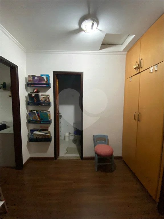 Casa à venda com 3 quartos, sendo 1 suíte, no condomínio Residencial Santa Teresinha, São Paulo - SP