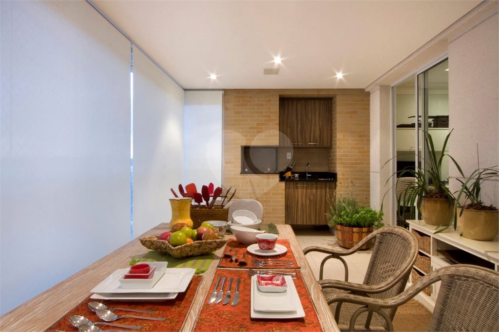 Apartamento à venda no Campo Belo de 385 metros quadrados 04 suítes 05 vagas.