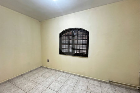 Sobrado à venda com 3 quartos, sendo 1 suíte, em Parque Suzano, Suzano, SP