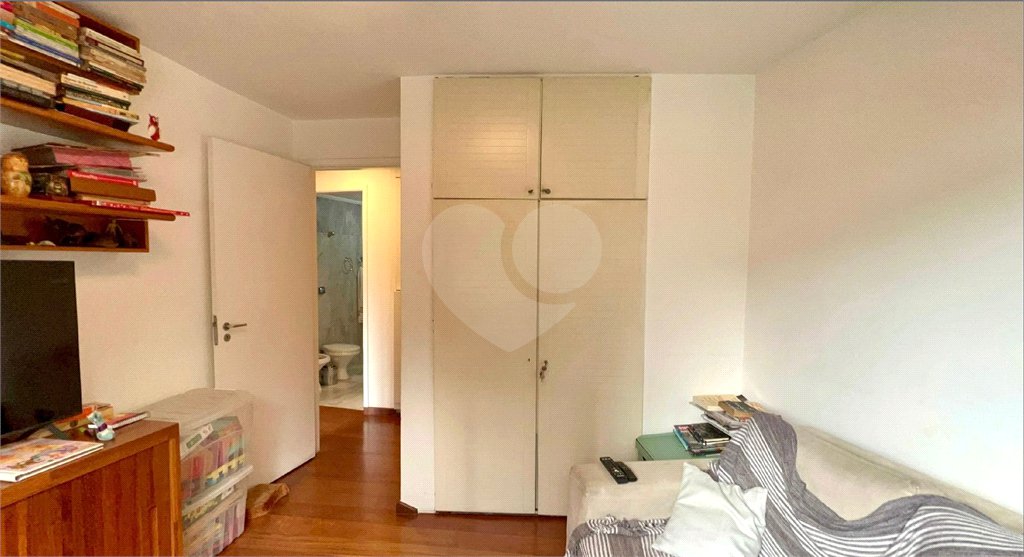 Apartamento à venda com 3 quartos, sendo 1 suíte, em Jardim Paulistano, São Paulo, SP