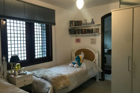 Casa à venda com 5 quartos, sendo 2 suítes, em Jardim Everest, São Paulo, SP
