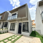 Casa à venda ou para alugar com 3 suítes no condomínio Mont Blanc Village, Vinhedo - SP
