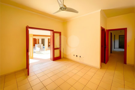 Casa à venda com 4 quartos, sendo 3 suítes, em Terras de Santo Antônio, Itapetininga, SP