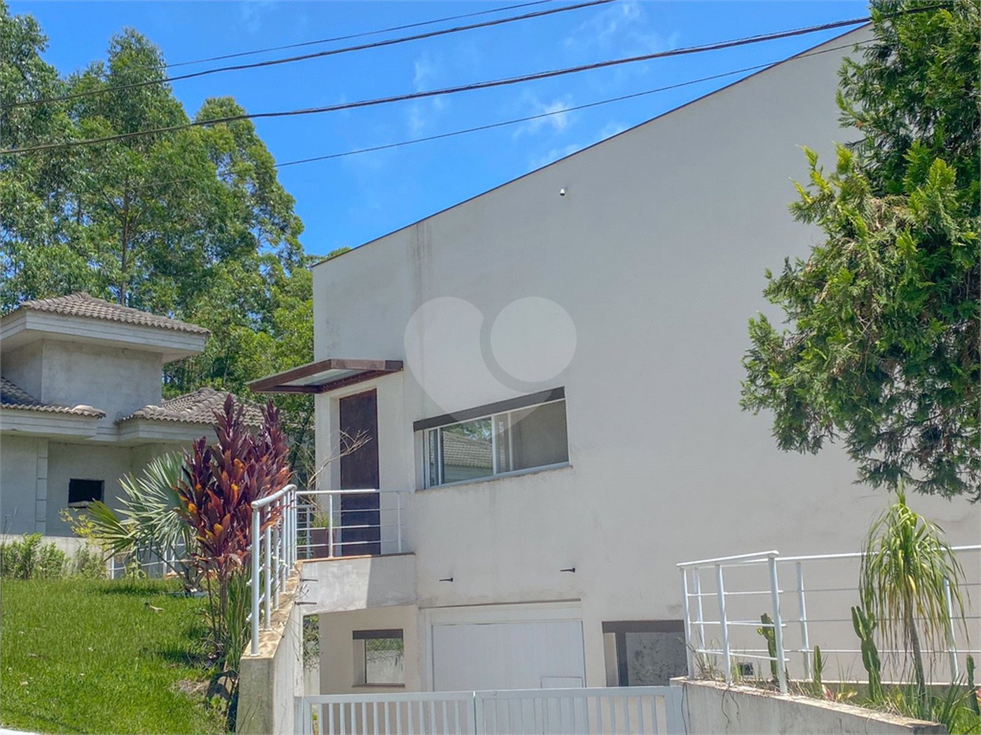 Casa à venda com 5 suítes no condomínio Suíça da Cantareira, Mairiporã - SP