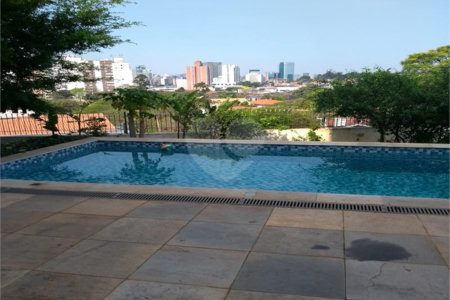 Casa à venda com 5 suítes em Vila Pirajussara, São Paulo, SP