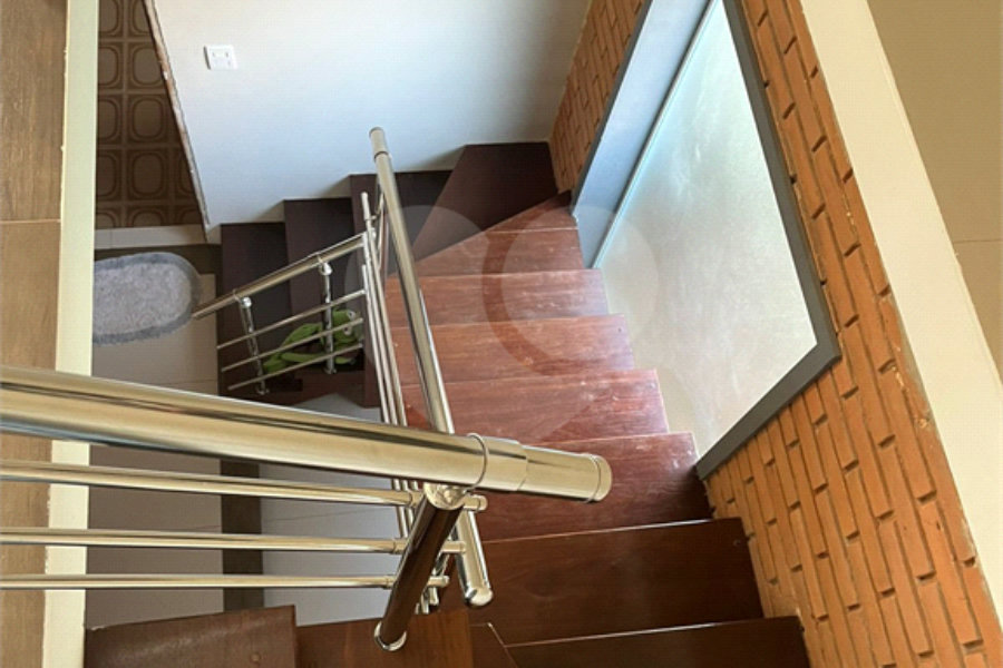 Sobrado à venda com 5 quartos em Horto, São Paulo, SP