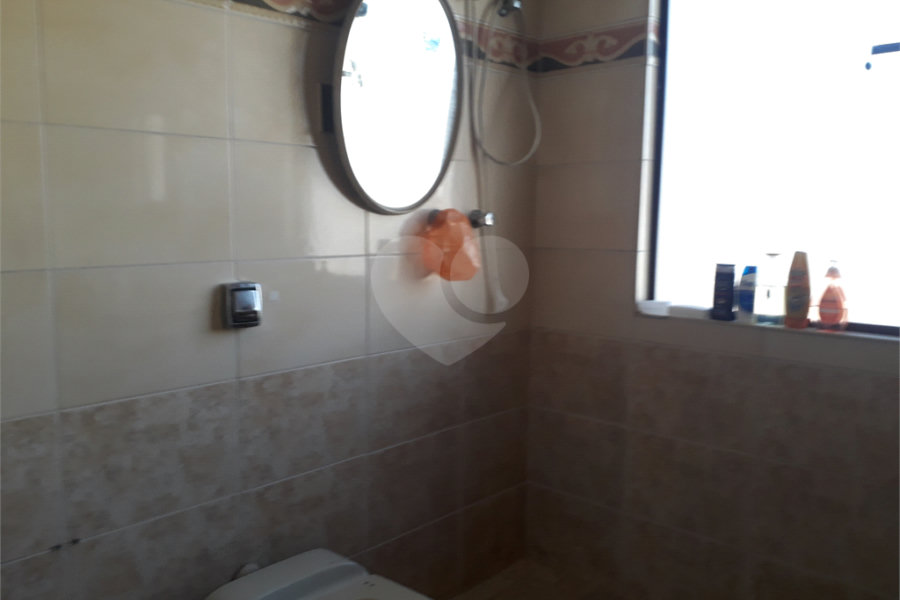 Sobrado à venda com 4 quartos, sendo 1 suíte, em Vila Constança, São Paulo, SP