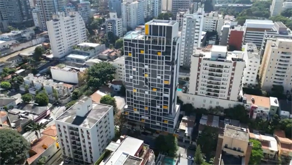Apartamento à venda ou para alugar com 1 suíte em Cerqueira César, São Paulo, SP