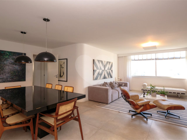 Apartamento à venda com 4 quartos, sendo 1 suíte,  em Alto da Boa Vista, São Paulo, SP