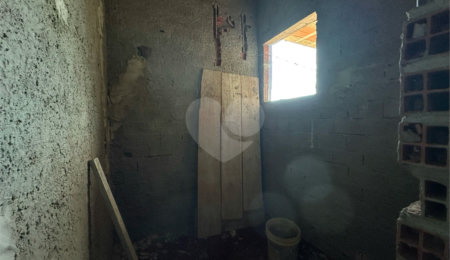 Casa à venda com 3 quartos, sendo 1 suíte, no condomínio Lago dos Ipês, Itapetininga - SP