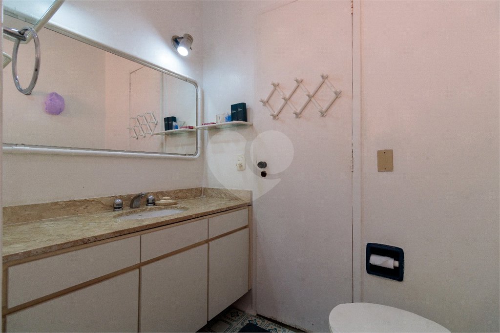 Casa à venda com 4 quartos, sendo 3 suítes, em Jardim Panorama, São Paulo, SP