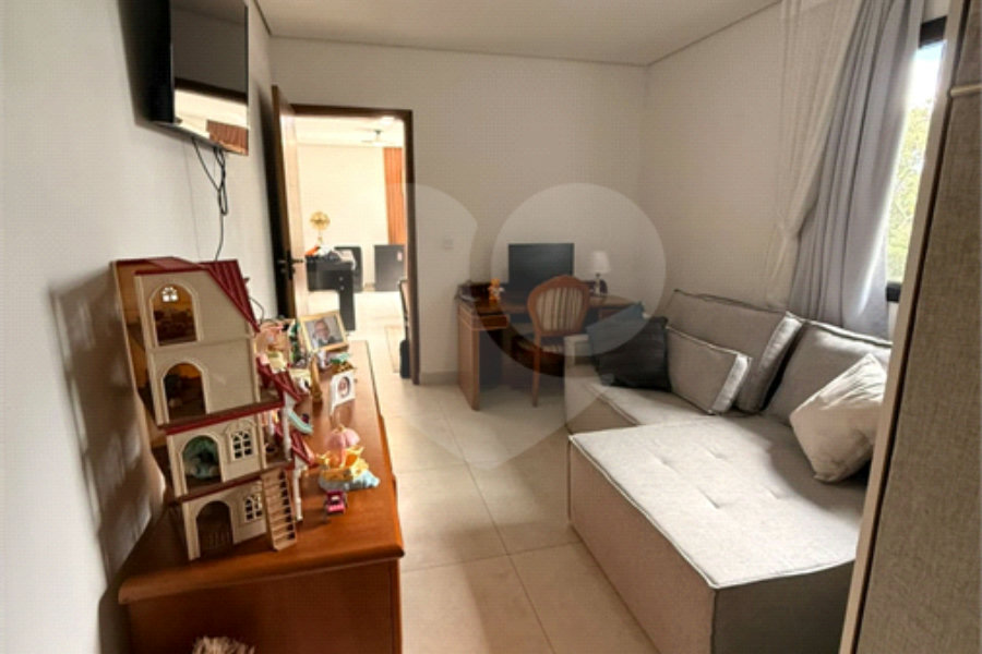 Casa à venda com 4 quartos, sendo 1 suíte,  no condomínio Alpes da Cantareira, Mairiporã - SP