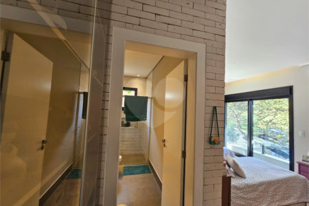 Casa à venda com 4 suítes no condomínio Residencial Itahyê, Santana de Parnaíba - SP